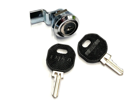 Airstream 1/4 Turn Lock Set with Extra Key for Exterior SS Shower - 39768W-103