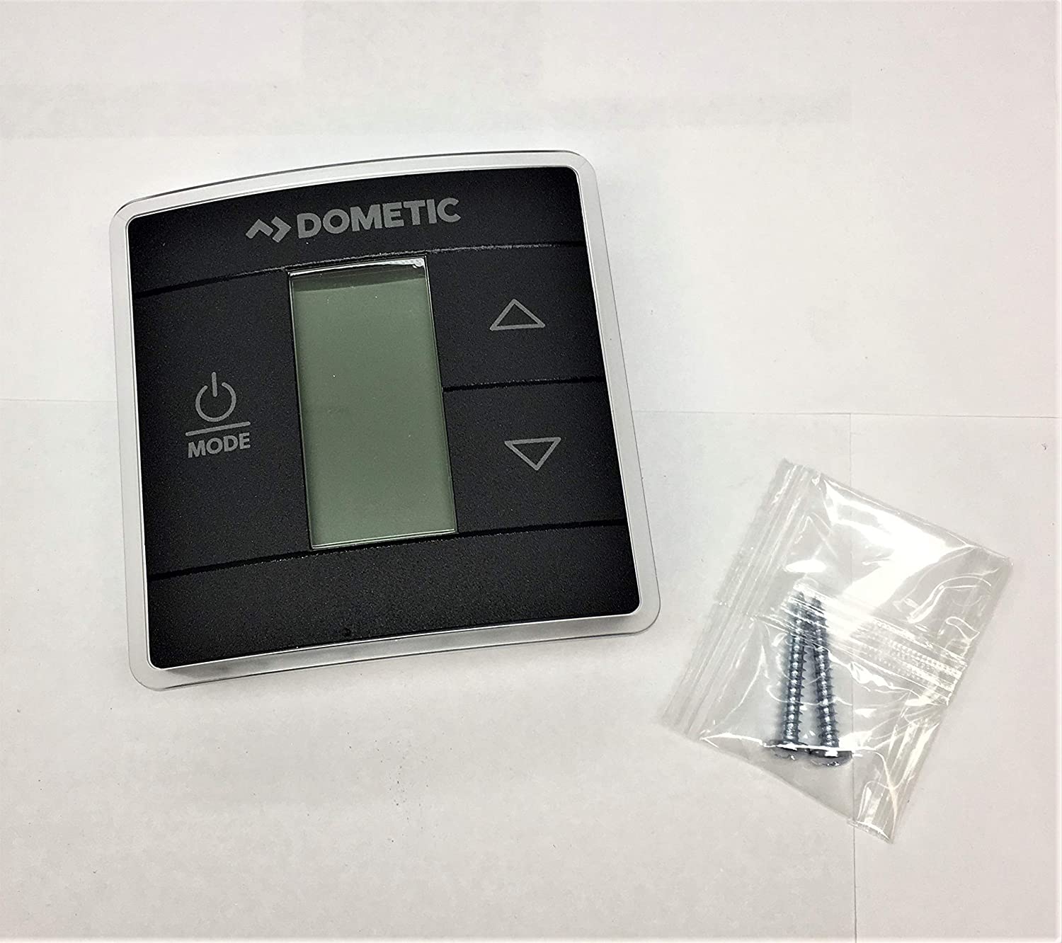 Dometic Single Zone CT Thermostat, Cool/Furnace - Black 3316250.712